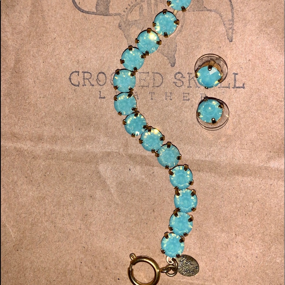 Blue Victoria Lynn set